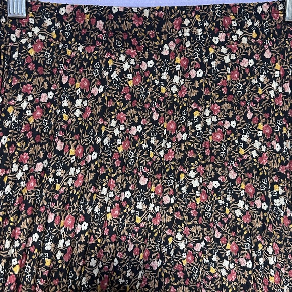 Two piece floral set  Blouse & Maxi Skirt Floral NWT Medium Two Piece Separate - Picture 15 of 16